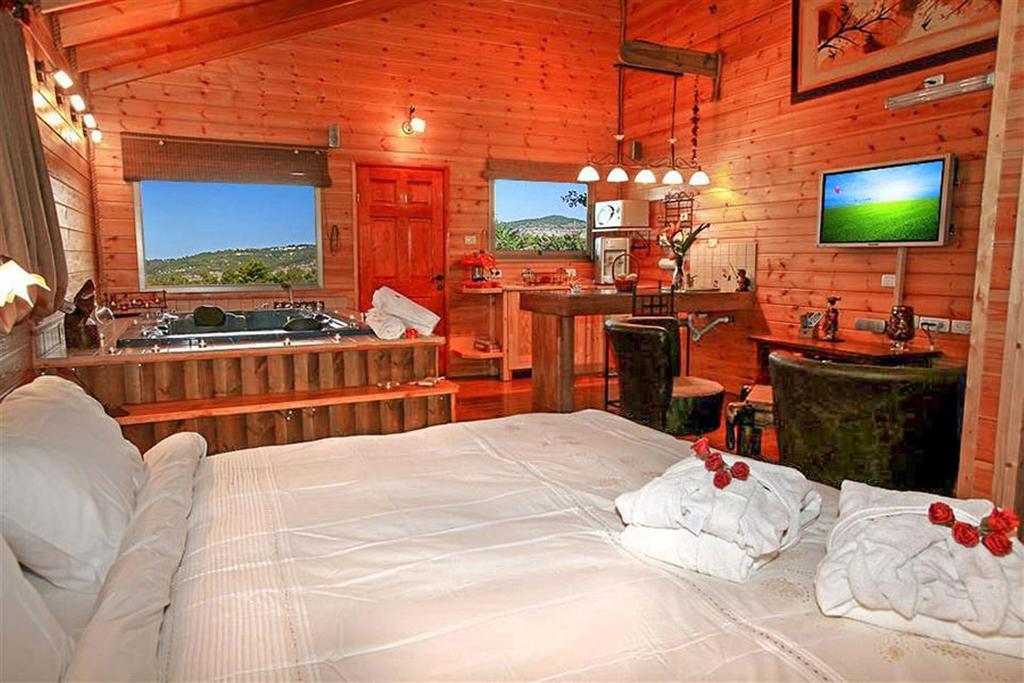 Between Sunrise And Sunset Suites Ya'ara Екстериор снимка